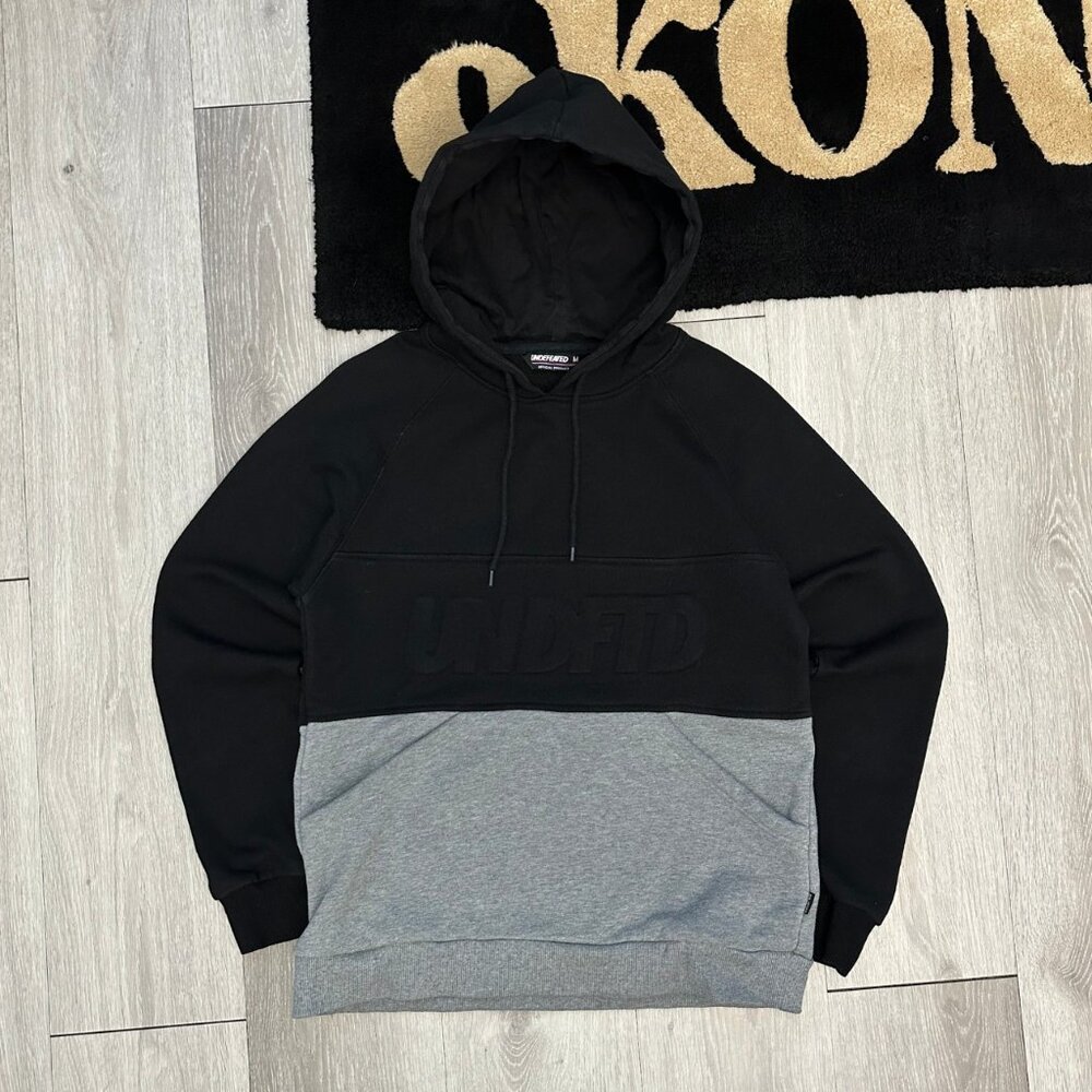 Undefeated UNDFTD Out Runner Men's Black/Gray Two-Tone Hoodie - Size Medium